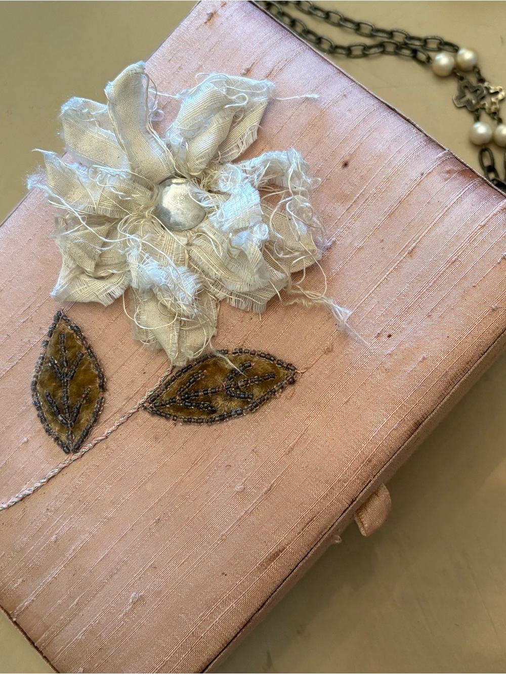 Women's Floral Applique jewelry box in Light Pink.  Vintage